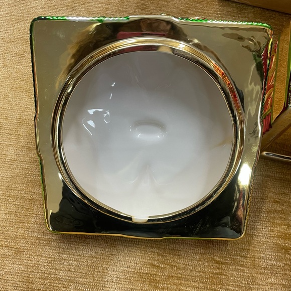 David’s Cookies Christmas present cookie jar - Picture 6 of 9